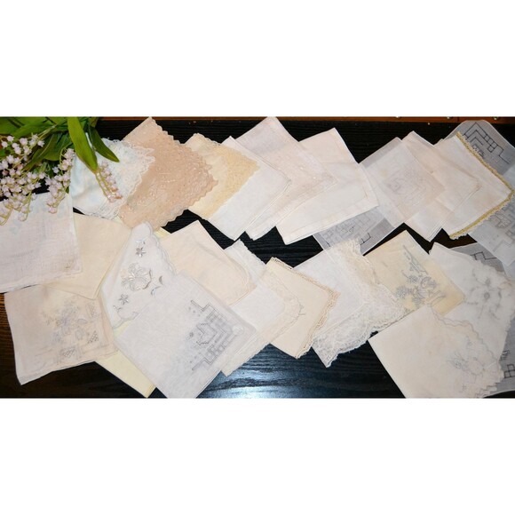Vintage Hankies Weddings Friends Church Ladies & More 24 Pieces - Picture 1 of 5